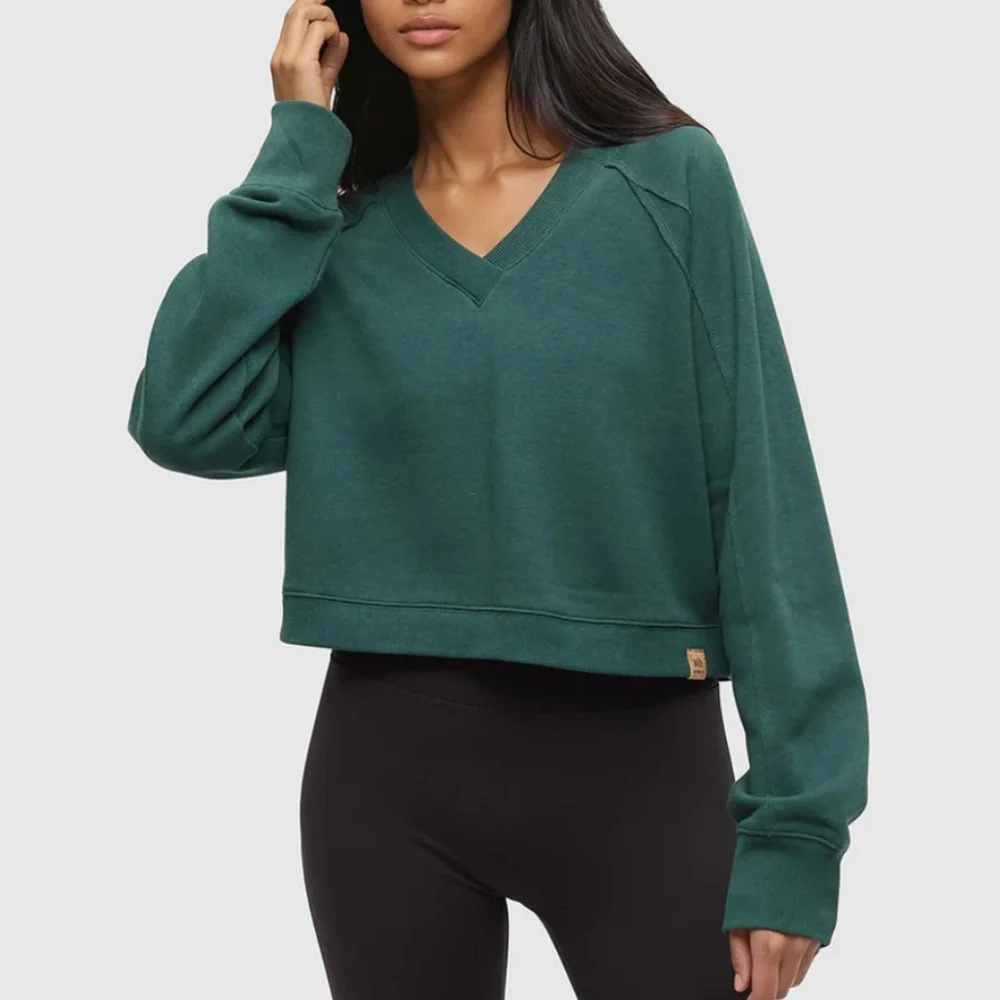 NWT Tentree // Bridger Cropped V-Neck TreeFleece Sweatshirt in Forest Green - Picture 6 of 6